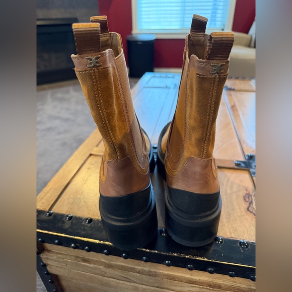 Sam Edelman women’s Tan Chelsea Boots - Picture 9 of 9